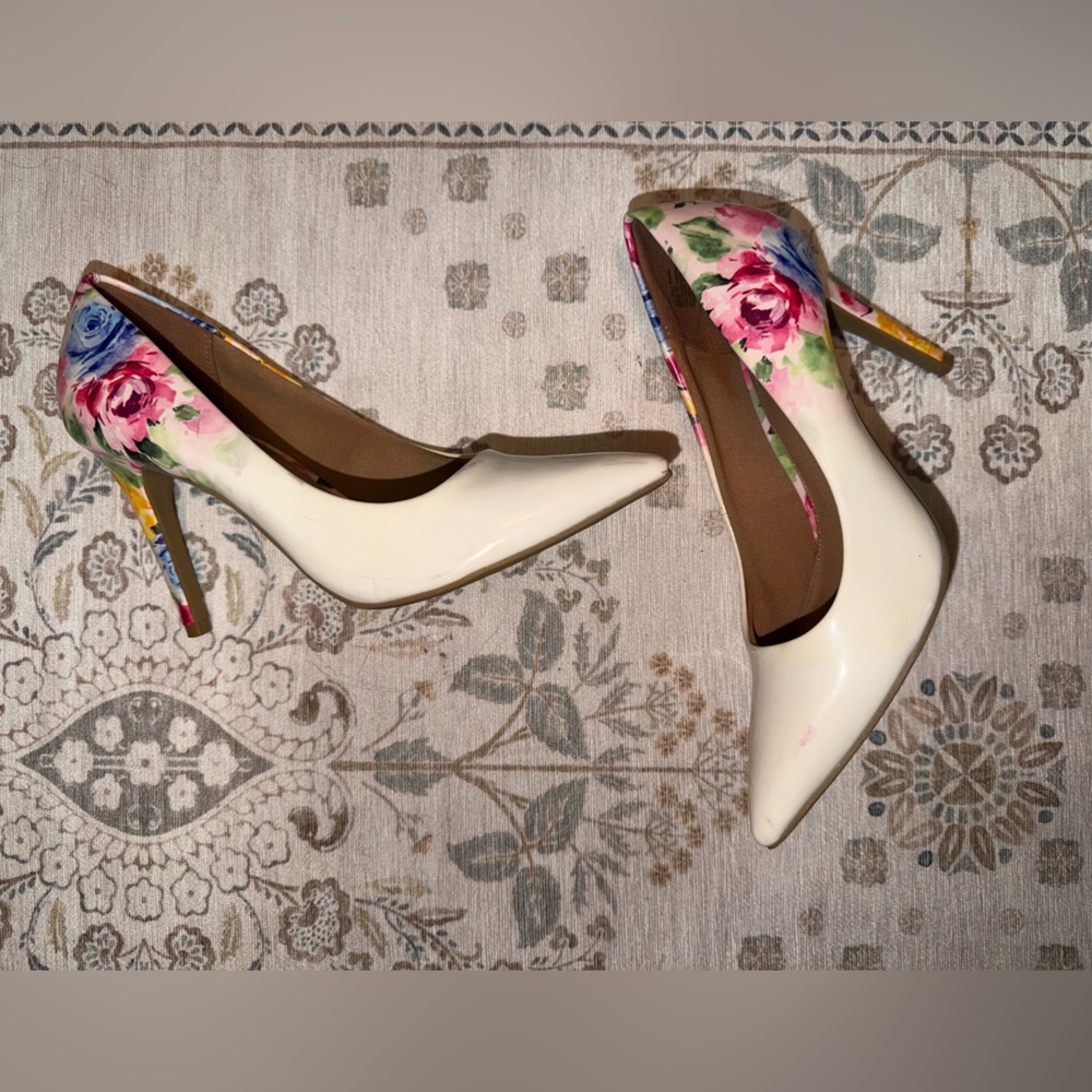 Christian Siriano Cream Floral Heels